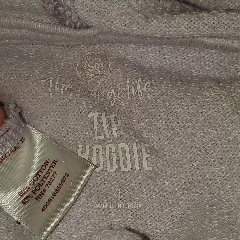 Light purple zip up swearshirt